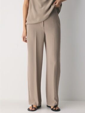 Aritzia the limitless pant crepette size 12 regular Nomad taupe NWT